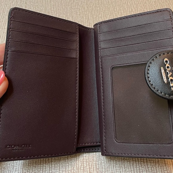 COACH NEW Medium Corner Zip Wallet In Signature Canvas Heart Print. - Picture 3 of 5